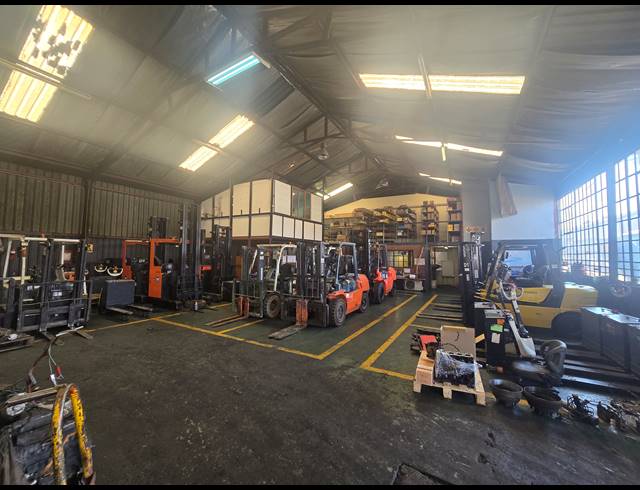 500M² WAREHOUSE TO LET IN ANDERBOLT
